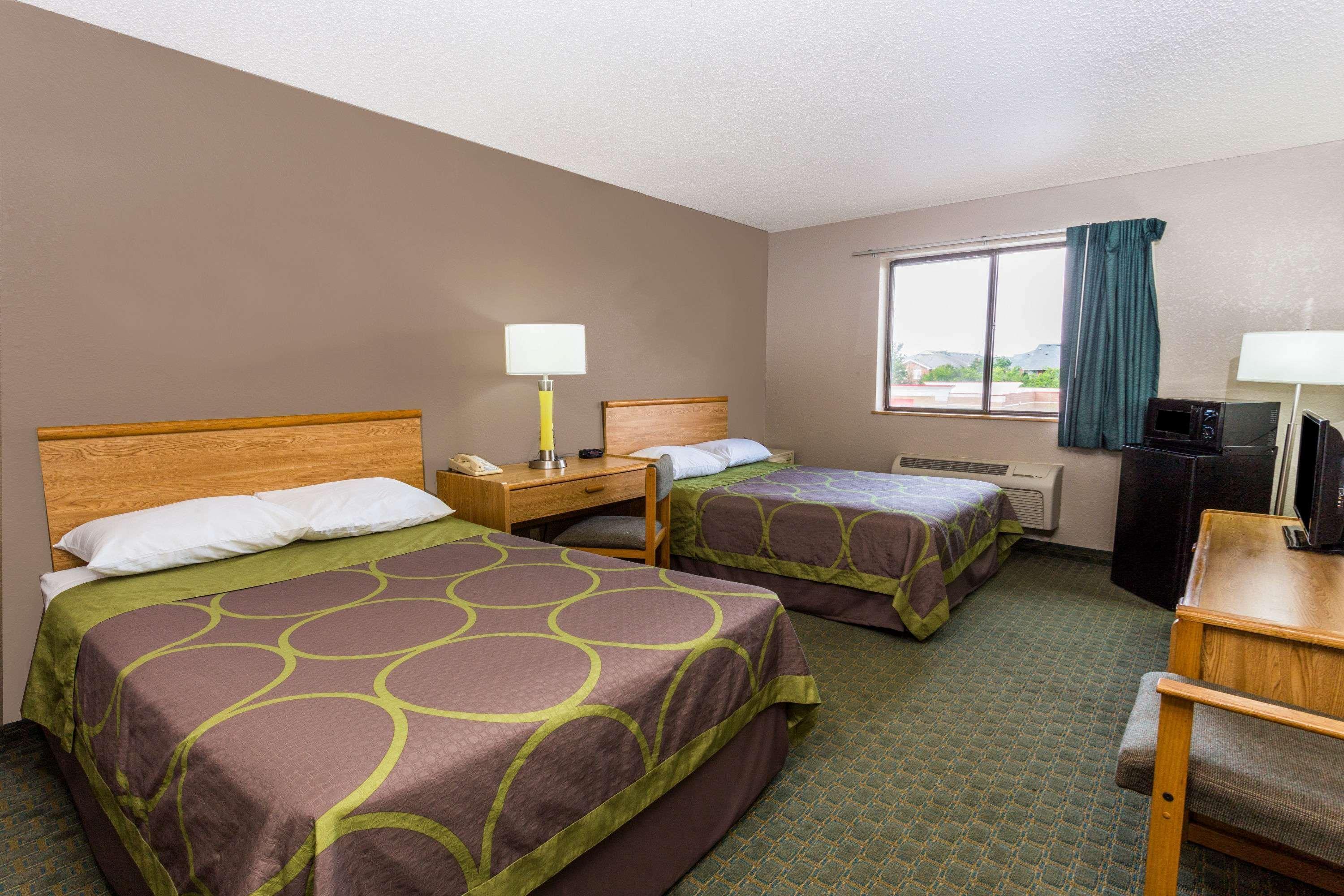 Super 8 By Wyndham St. Charles Saint Charles Exterior foto