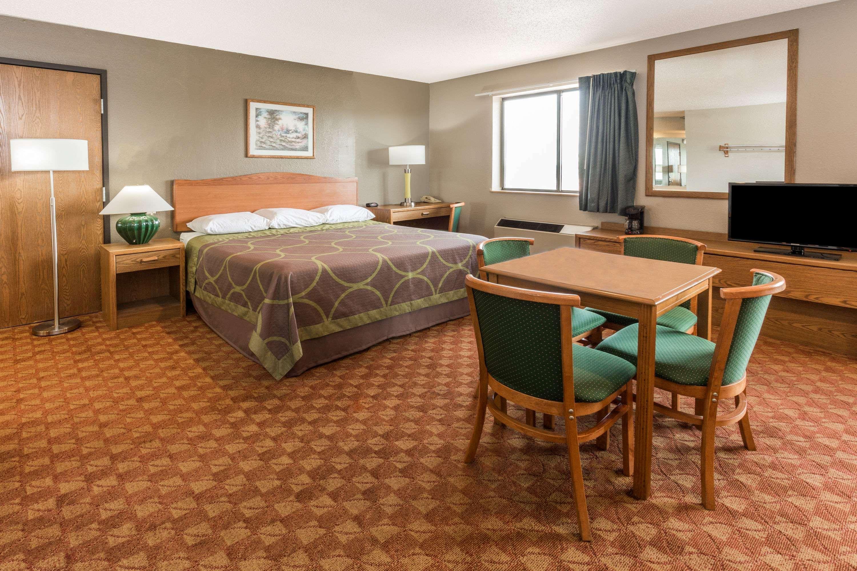 Super 8 By Wyndham St. Charles Saint Charles Exterior foto