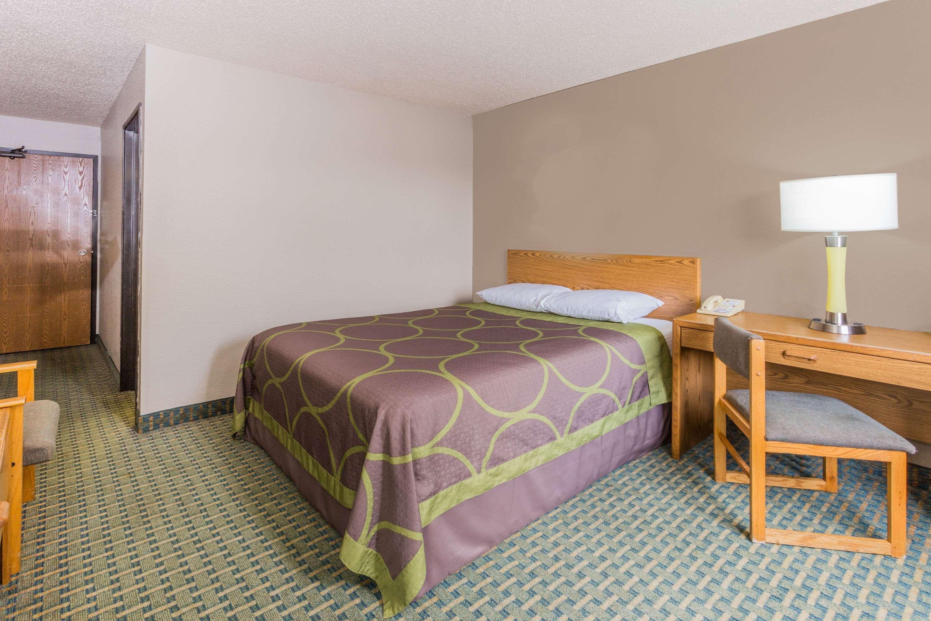 Super 8 By Wyndham St. Charles Saint Charles Exterior foto
