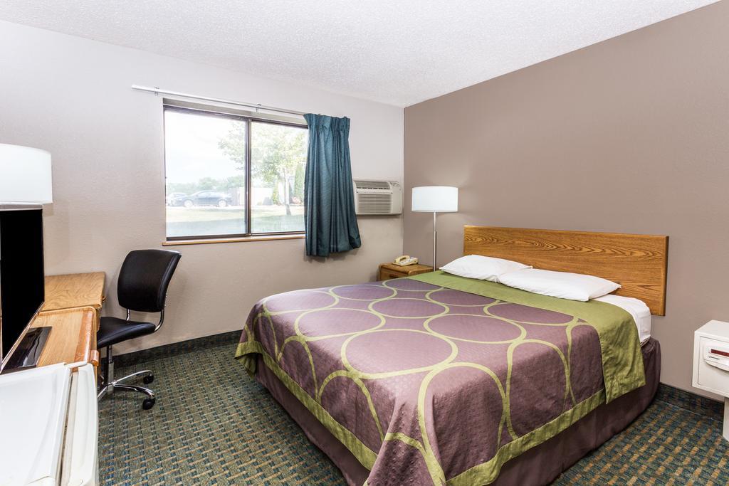 Super 8 By Wyndham St. Charles Saint Charles Exterior foto